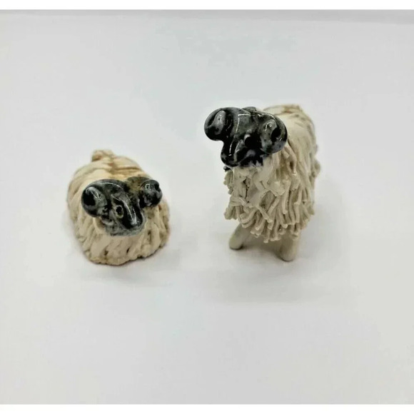 Scottish Black Face Spaghetti Ram Sheep Ceramic Figurine Artistic - Picture 1 of 6